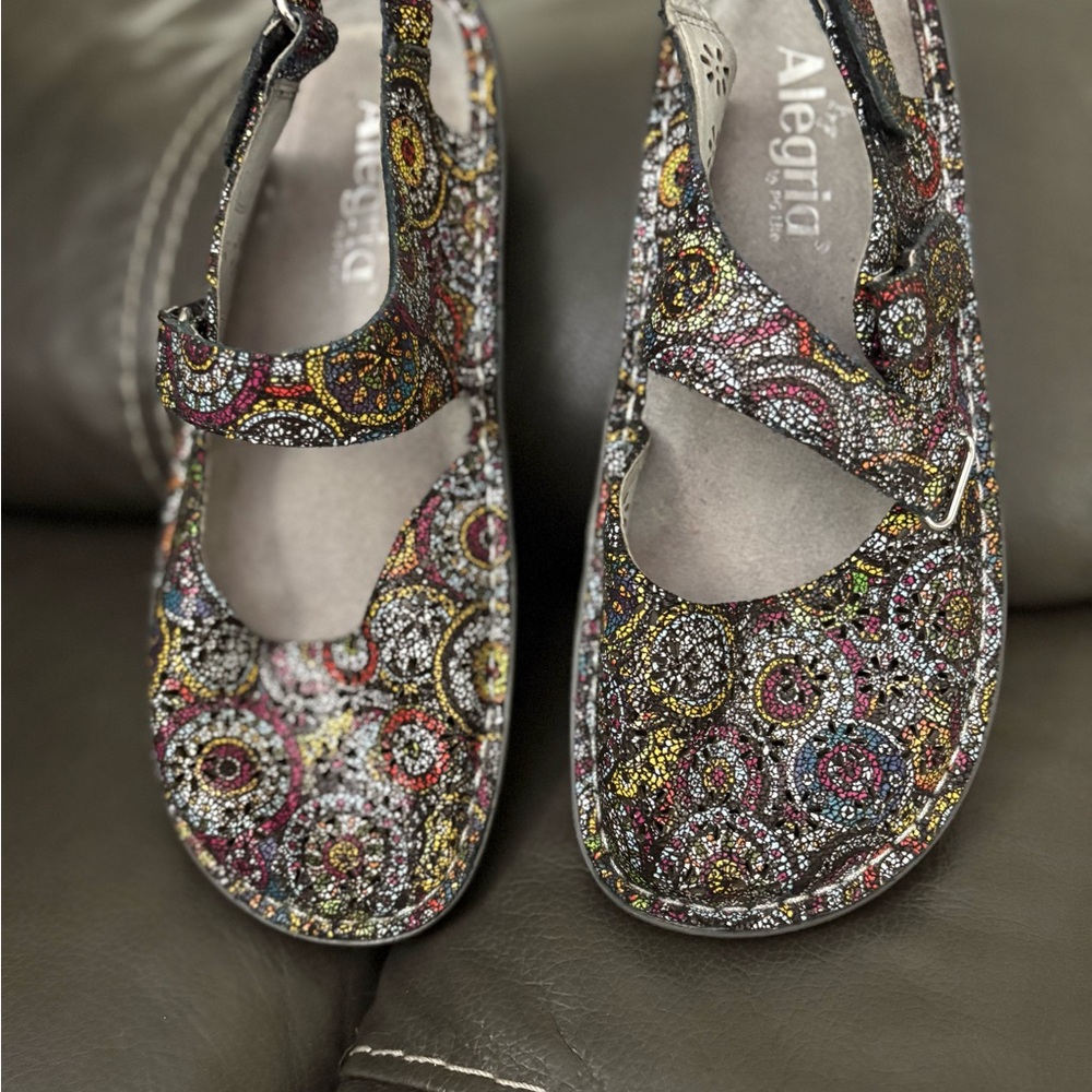 Alegria Women’s Mary Jane Style Multicolor Patterned Shoes